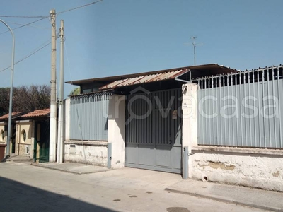 Capannone Industriale in vendita a Casoria via Giosuè Carducci, 139