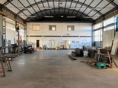 Capannone Industriale in vendita a Castello d'Argile via Provinciale Sud, 48