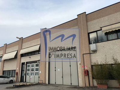 Capannone Industriale in vendita a Parma via Emilio Lepido
