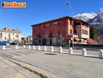 Casa a Aosta di 1170 mq