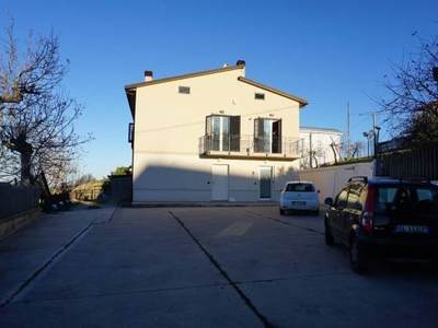 Casa in vendita in Atri, Italia