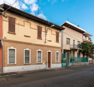 Casa in vendita in Busto Arsizio, Italia