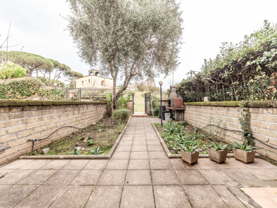 Casa in vendita in Castelnuovo di Porto, Italia