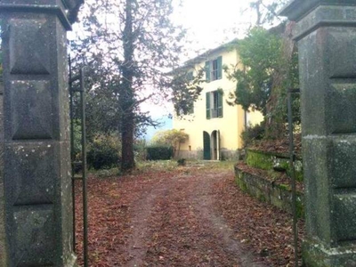 Casa in vendita in Montevarchi, Italia
