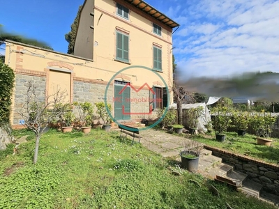 Casa indipendente con giardino a Montecatini-Terme