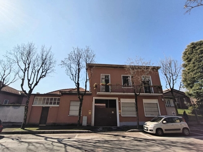 Casa indipendente con giardino a Parabiago