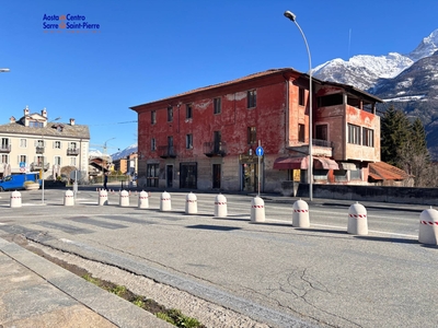 Casa indipendente con terrazzo, Aosta centro