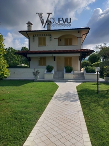 Casa indipendente con terrazzo, Forte dei Marmi vittoria apuana