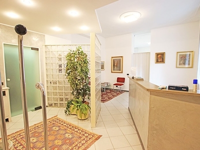 Appartamento in Vendita a Bergamo, zona Zona Piscine-Conca d'Oro, 680'000€, 310 m²