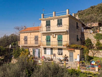 Casa Indipendente in Vendita a Genova, zona Nervi, 510'000€, 200 m²