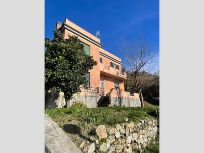 Casa Indipendente in Vendita a La Spezia, zona PERIFERIA, 235'000€, 110 m²