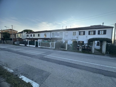 Casa Indipendente in vendita a Padova via Fornaci