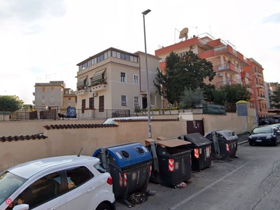 Casa indipendente in Vendita in Via Cardinale Capecelatro a Napoli