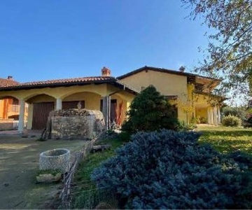Casa indipendente in Via Stelvio - Tronzano Vercellese