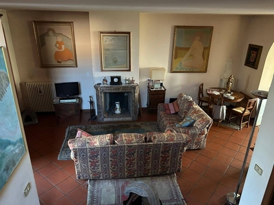 Casa Semi Indipendente in Vendita a Mantova, zona Porto Mantovano, 195'000€, 150 m²