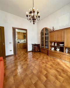 Casa semi indipendente in vendita a Prato Viaccia