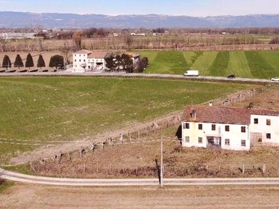 Casale in in vendita da privato a Piazzola sul Brenta via r. Riporti, 1