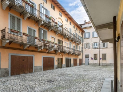 Magazzino in vendita a Bergamo via Gianbattista Moroni, 67