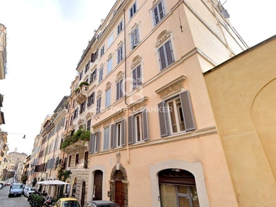 Magazzino in Vendita a Roma, zona Rione Monti, 119'000€, 157 m²