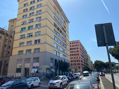 Monolocale in Vendita a Roma, zona Appia nuova, 185'000€, 48 m²
