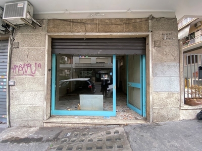 Negozio in Affitto a Roma, 1'100€, 60 m²