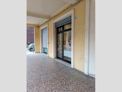 Negozio in Vendita a Bologna, 45'000€, 18 m²