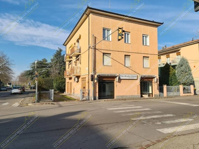 Negozio in vendita a Modena strada Morane, 444
