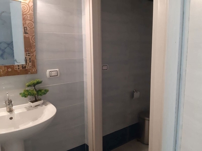 Negozio in Vendita a Napoli, 120'000€, 35 m²