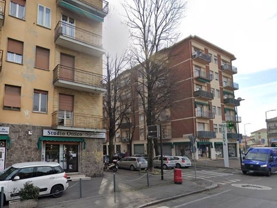 Negozio in vendita a Parma strada Langhirano, 36A