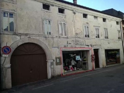 negozio in vendita a Piovene Rocchette