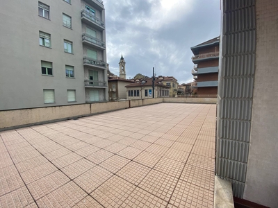 Quadrilocale con terrazzo, Torino san donato
