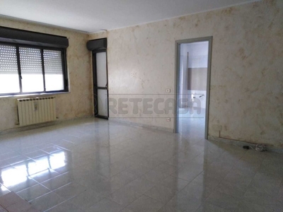 Quadrilocale in Affitto a Catanzaro, 400€, 110 m²