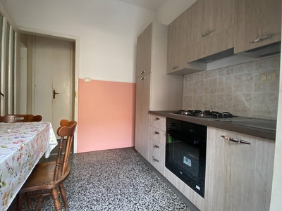 Quadrilocale in Affitto a Catanzaro, zona Lido Corso, 1'700€, 110 m², arredato