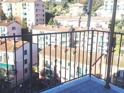 Quadrilocale in Vendita a La Spezia, zona Fabiano Basso, 160'000€, 70 m², arredato