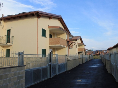 Quadrilocale in Vendita a Roma, zona Ostia Antica, 200'000€, 86 m²