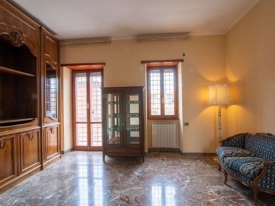 Quadrilocale in Vendita a Roma, zona Tor Tre Teste, 290'000€, 160 m²