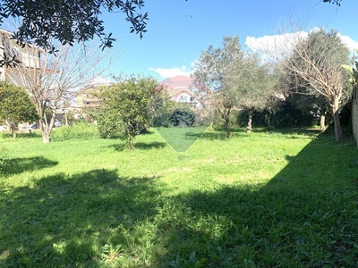 Terreno edificabile in Vendita a Roma, zona Dragona, 169'000€, 950 m²