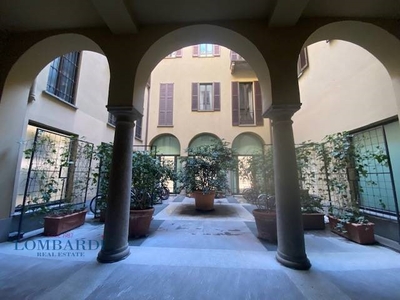 Trilocale in Vendita a Milano, zona * Duomo, Missori, Cordusio, P.le D.Scala, V. Torino, 1'300'000€, 110 m²