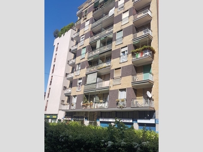 Trilocale in Vendita a Milano, zona Vigentino, 278'000€, 75 m²