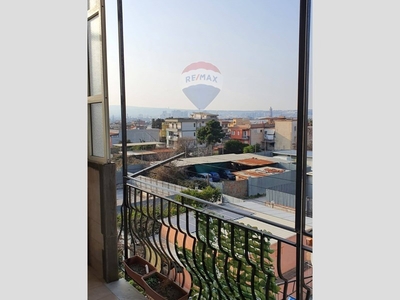 Trilocale in Vendita a Napoli, zona Ponticelli, 75'000€, 72 m²