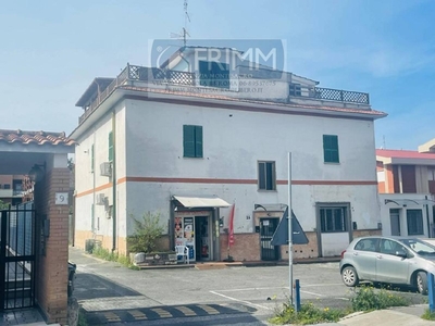 Trilocale in Vendita a Roma, 140'000€, 65 m²