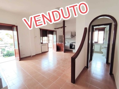 Trilocale in Vendita a Roma, 160'000€, 85 m²