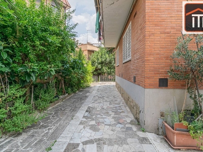 Trilocale in Vendita a Roma, 199'000€, 90 m²