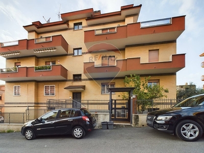 Trilocale in Vendita a Roma, zona Casalotti, 179'000€, 82 m²