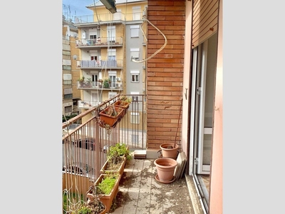 Trilocale in Vendita a Roma, zona Monte Sacro, 295'000€, 85 m²