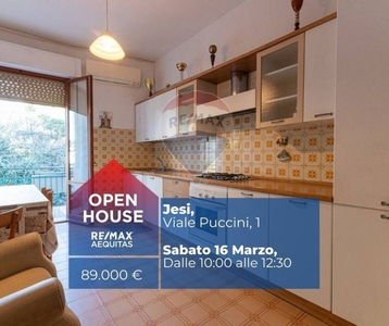 Trilocale in Viale Puccini, Jesi, 1 bagno, con box, 73 m², 2° piano