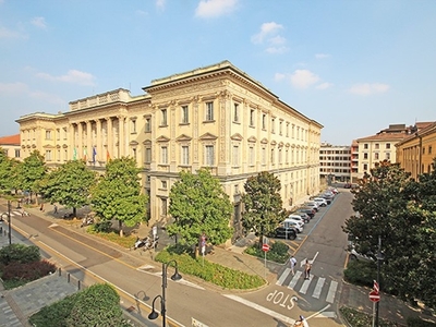 Ufficio in Affitto a Bergamo, zona Centrale, 2'500€, 300 m²