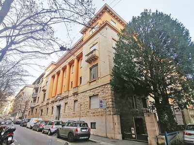 Ufficio in Affitto a Bergamo, zona Centrale, 2'700€, 265 m²