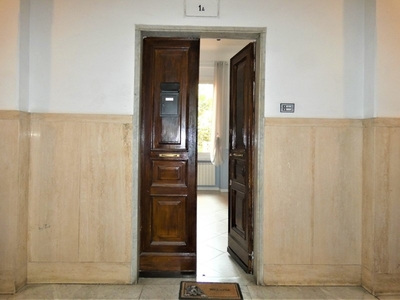 Ufficio in Affitto a Genova, zona Foce, 500€, 55 m²