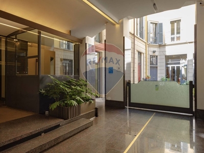 Ufficio in Affitto a Milano, zona Centro Storico, 3'750€, 116 m²